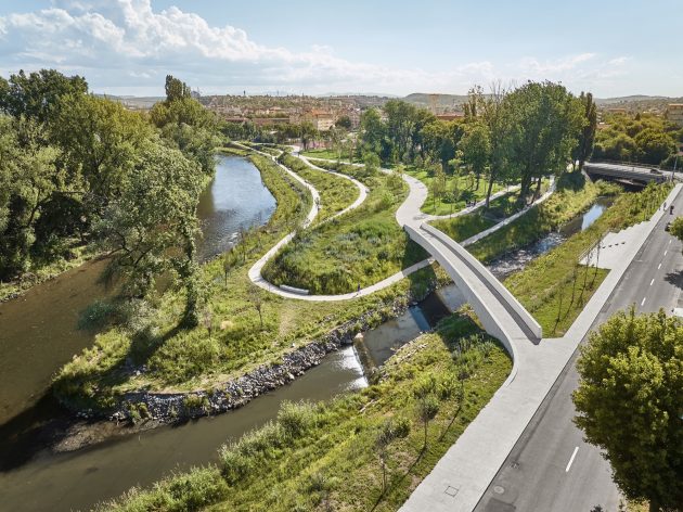 Re-naturalization of the Somes River by PRÁCTICA