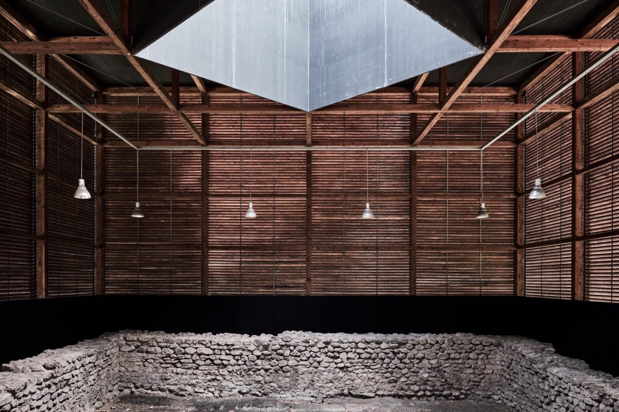 OOO: The Inner Surplus of Meaning